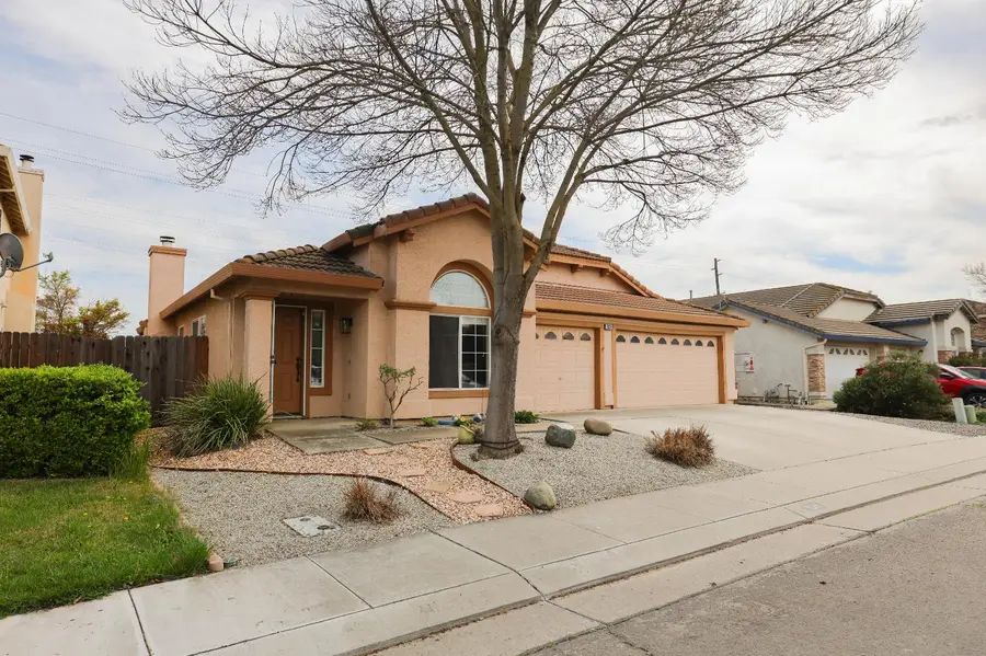 939 Witham Drive, Woodland, CA 95776 - #2