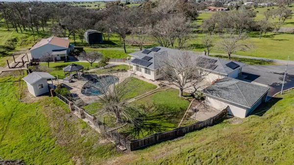 3290 Dry Creek Road, Ione, CA 95640