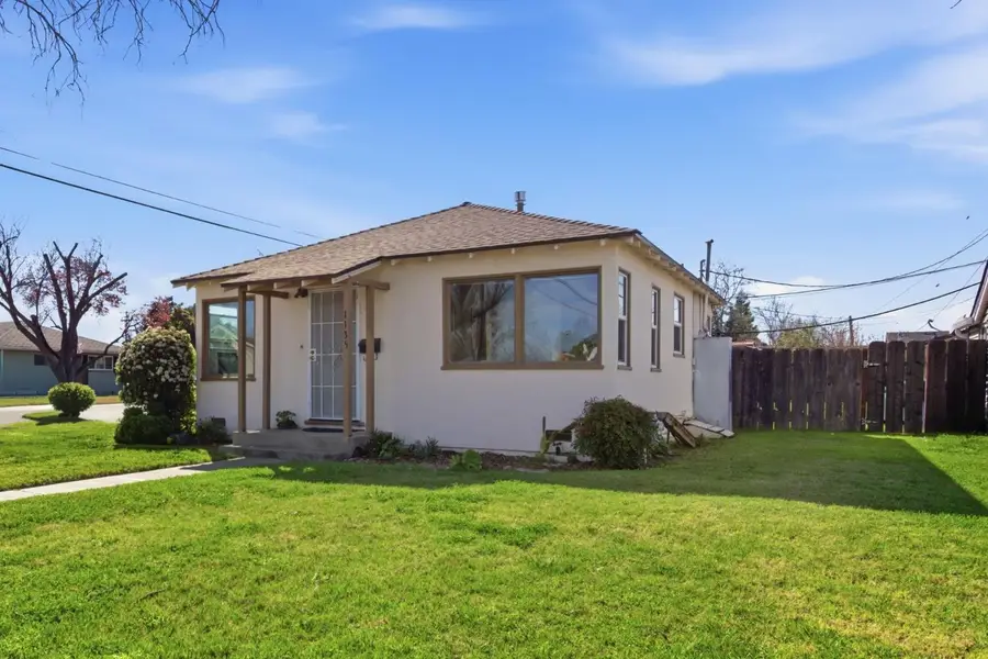 1135 Iowa Avenue, Los Banos, CA 93635 - #2