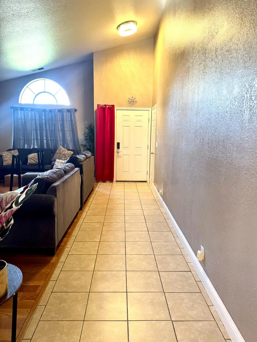 1363 Merganser, Newman, CA 95360 - #2