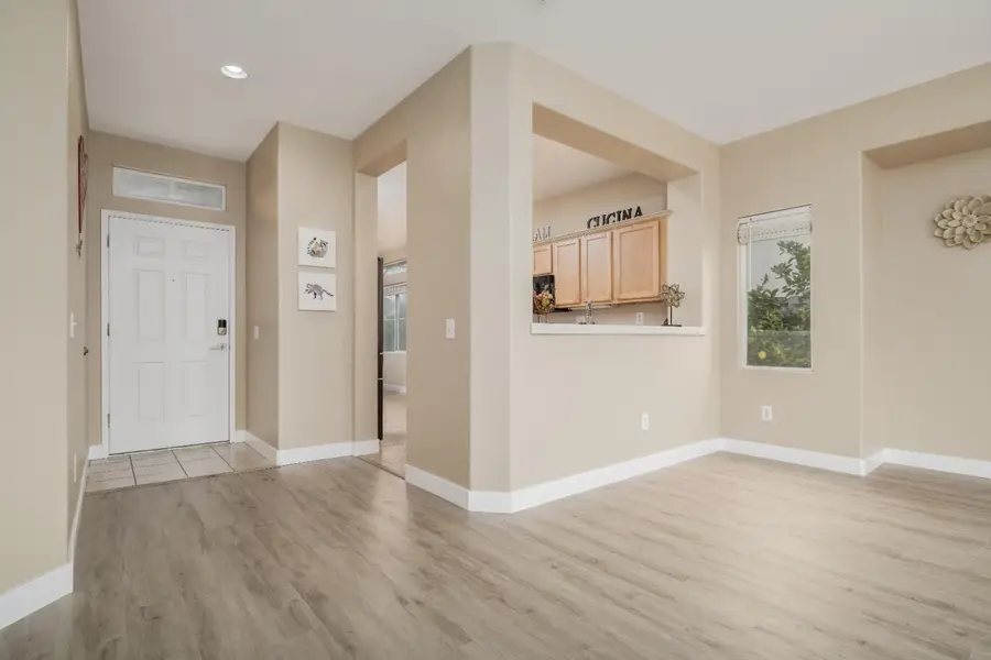 8428 Zinnia Way, Elk Grove, CA 95624 - #3