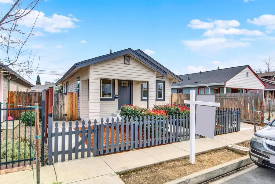 3307 42nd Street, Sacramento, CA 95817 - #2