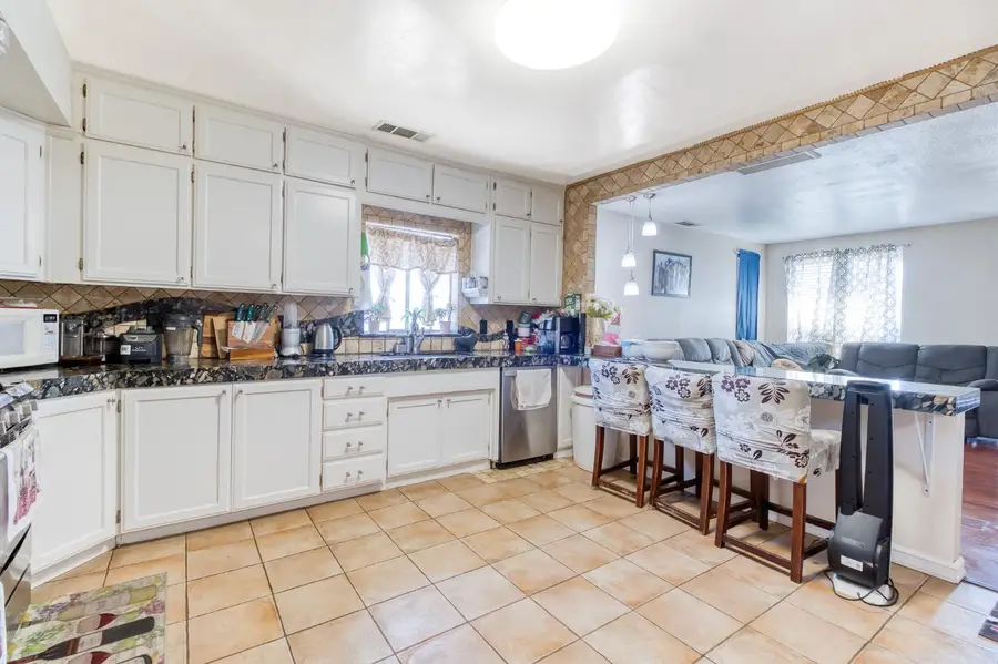 13301 Bentley Street, Waterford, CA 95386 - #2