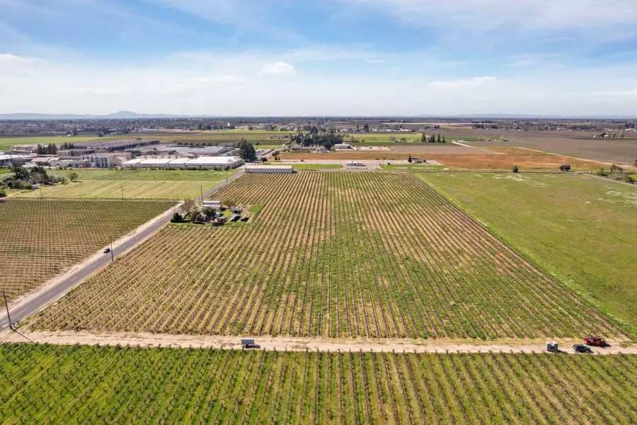 6233 E Woodbridge Road, Acampo, CA 95220 - #2