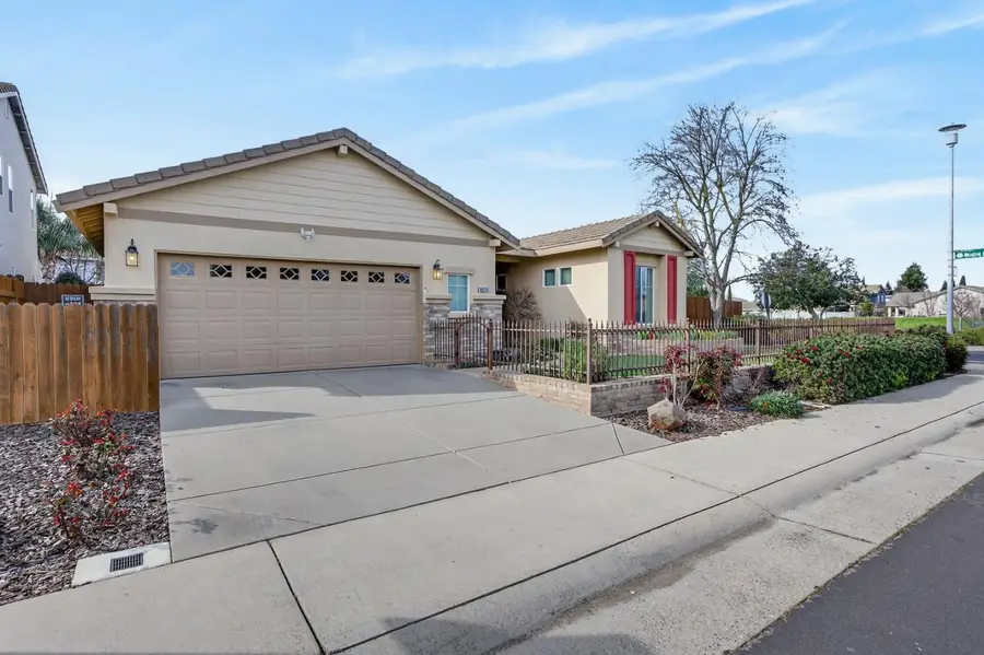 9272 Salmon Creek Drive, Elk Grove, CA 95624 - #2
