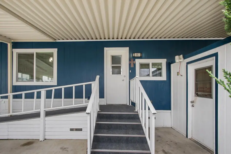 139 Davis Avenue, Sacramento, CA 95823 - #2