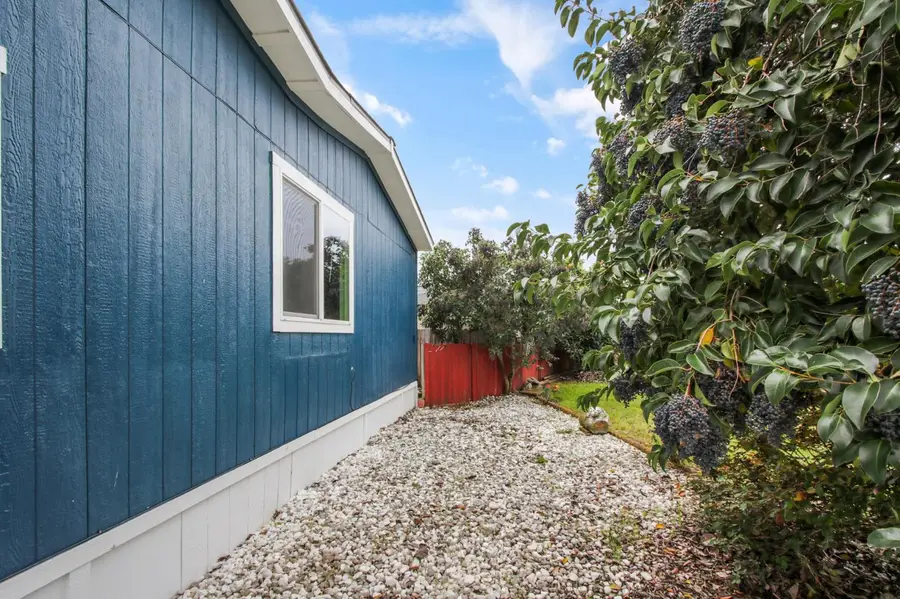 139 Davis Avenue, Sacramento, CA 95823 - #3