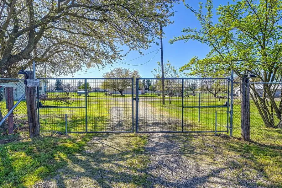 8610 Carlisle, Sacramento, CA 95828 - #3