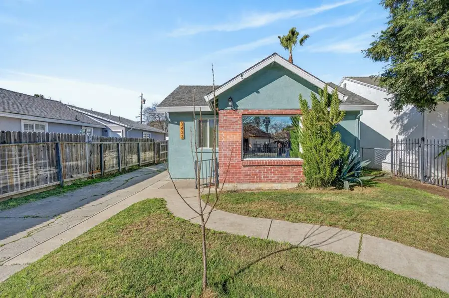 3433 22nd Ave, Sacramento, CA 95820 - #2
