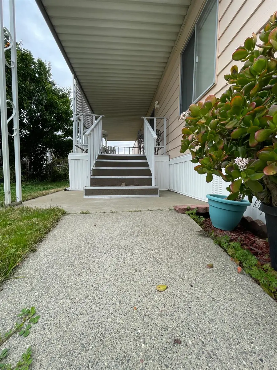 6825 Capital Circle #204, Sacramento, CA 95828 - #2