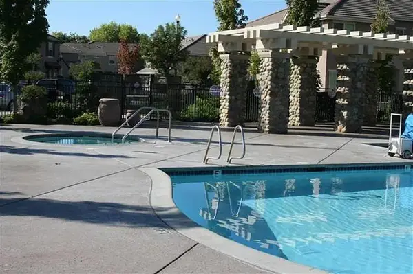 1009 Esplanade Circle, Folsom, CA 95630