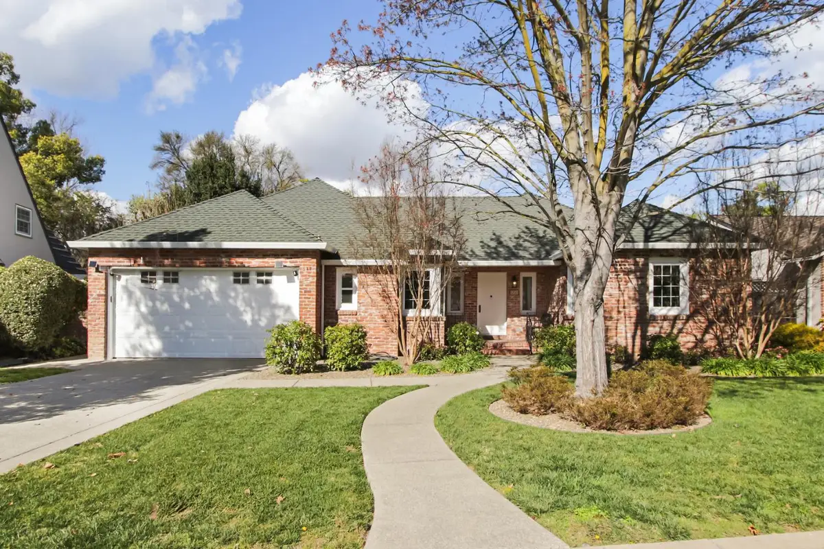 1233 Robertson Way, Sacramento, CA 95818 - #1