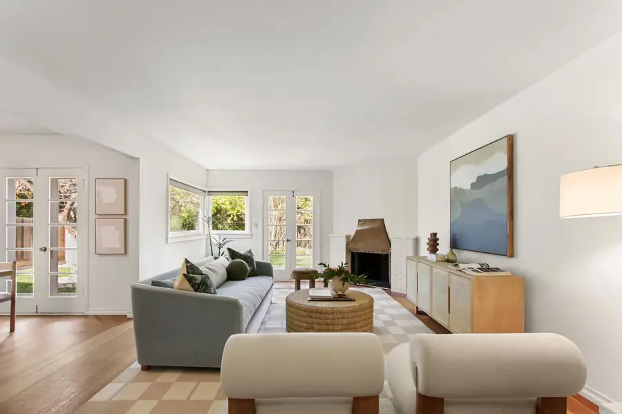 1233 Robertson Way, Sacramento, CA 95818 - #2