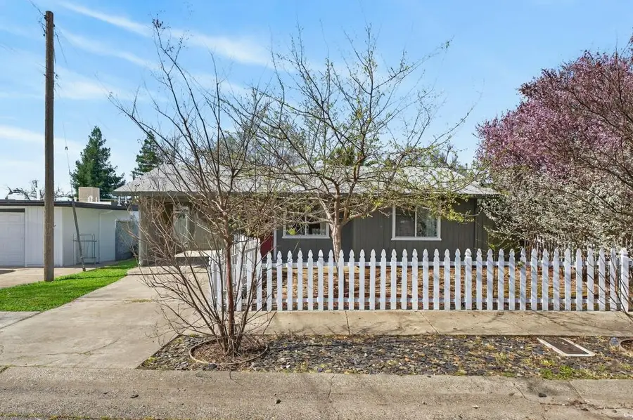 930 Circuit Drive, Roseville, CA 95678 - #2