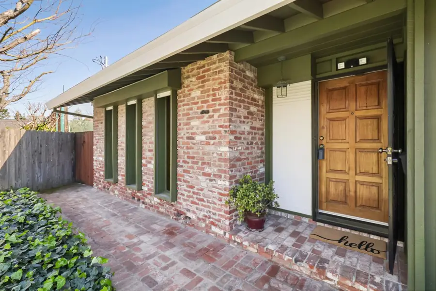 4020 Las Ninas Court, Sacramento, CA 95821 - #3