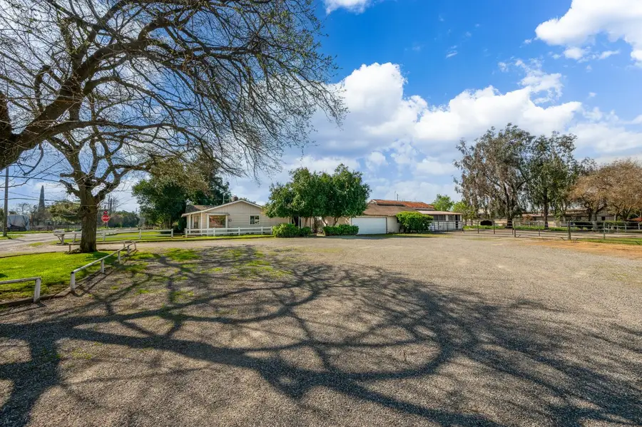 11501 Pioneer Avenue, Oakdale, CA 95361 - #2