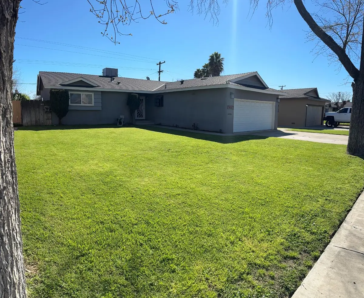 224 N Santa Ana Street, Los Banos, CA 93635 - #1