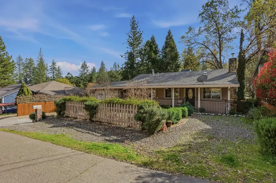946 Bartlett Avenue, Placerville, CA 95667 - #2