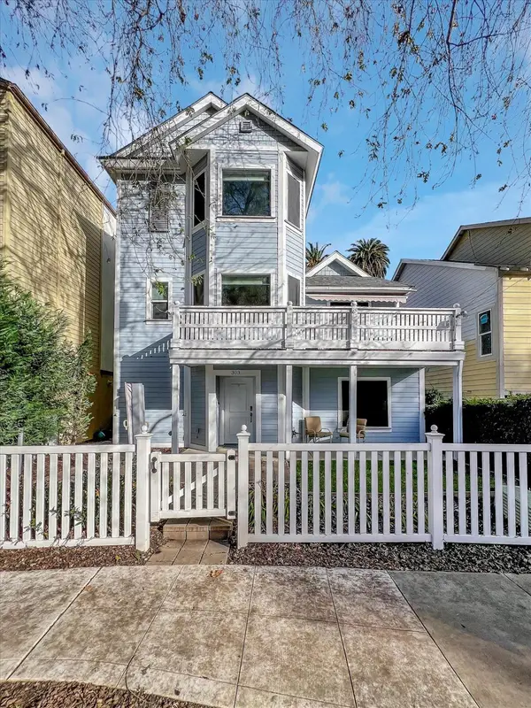 303 W Street, Sacramento, CA 95818