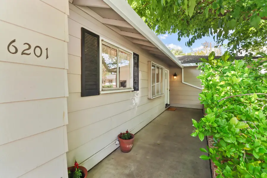 6201 Eastmont Court, Carmichael, CA 95608 - #2