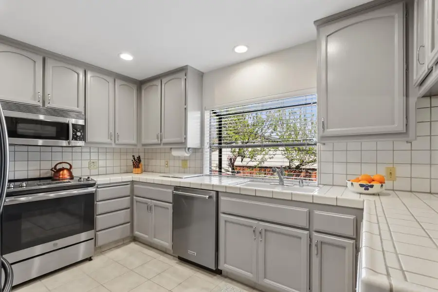 7928 Amalfi Way, Fair Oaks, CA 95628 - #3