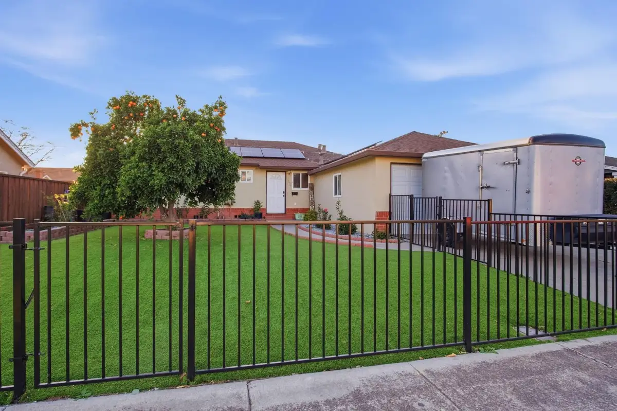 355 Harding Avenue, Manteca, CA 95336 - #1