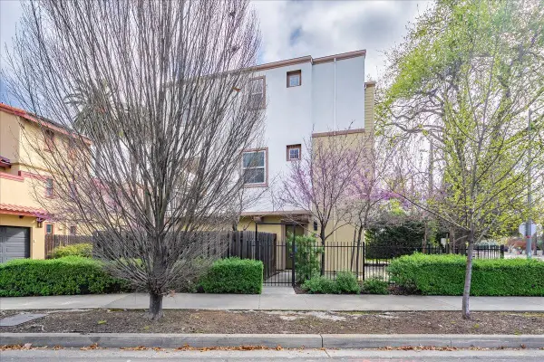 2211 3rd Street, Sacramento, CA 95818