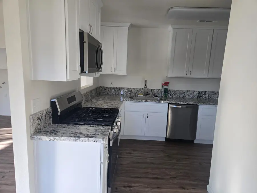 931 Delaware Avenue, Los Banos, CA 93635 - #2