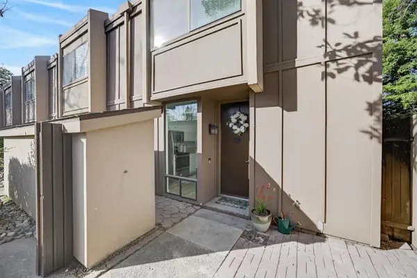 2290 Woodside Lane #1, Sacramento, CA 95825