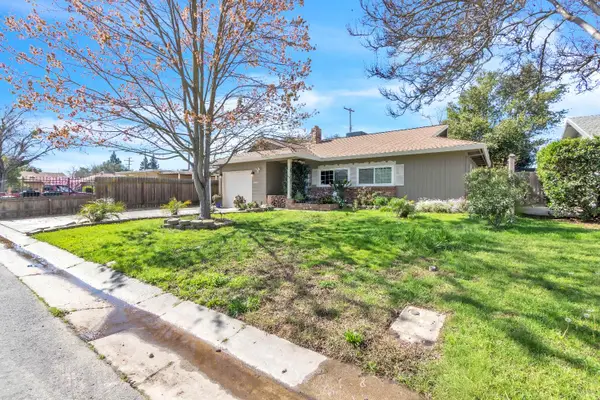 2305 Estrellita Way, Sacramento, CA 95825