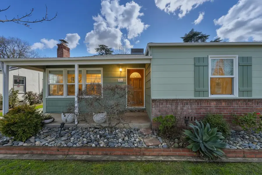 5614 7th Avenue, Sacramento, CA 95820 - #2