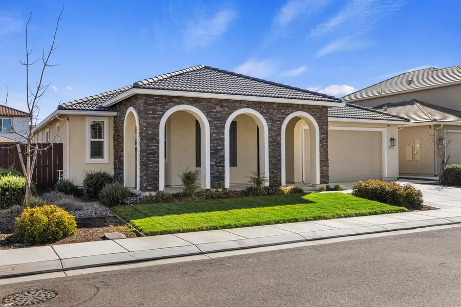 1894 Trulyn Avenue, Manteca, CA 95337 - #2