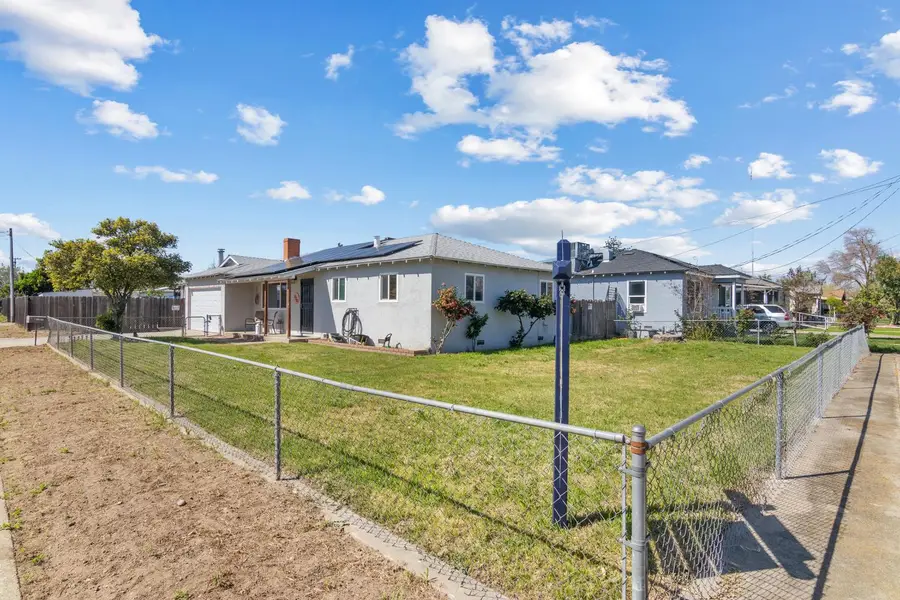 770 E E Street, Oakdale, CA 95361 - #3