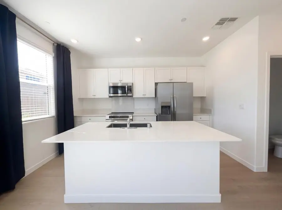 8475 Anker Way, Elk Grove, CA 95757 - #2