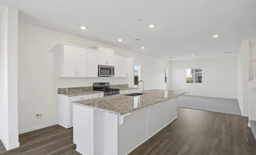 890 S Philip Avenue, Fowler, CA 93625 - #2