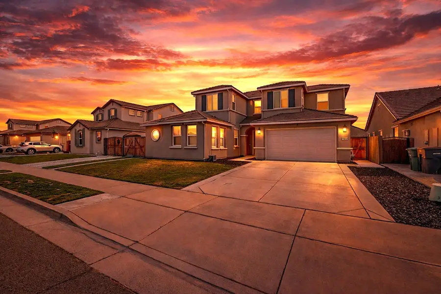 1164 Barcelona Drive, Livingston, CA 95334 - #2