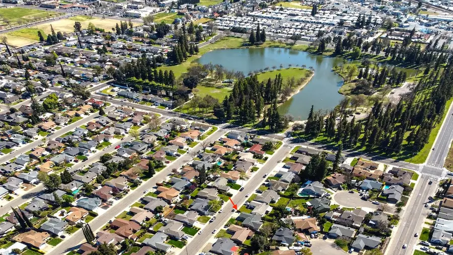 2140 Rochelle Avenue, Turlock, CA 95382 - #3