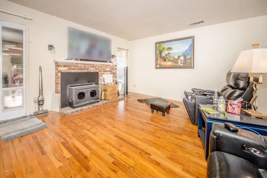 1 Locust Street, Woodland, CA 95695 - #3