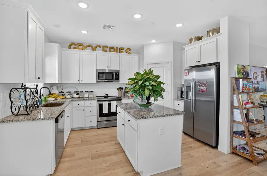 12175 Coal Creek Way, Rancho Cordova, CA 95742 - #2