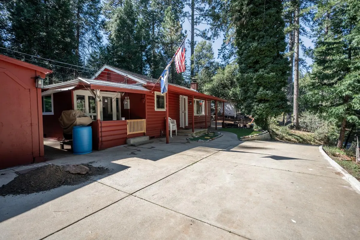 390 S Horseshoe Drive, Hathaway Pines, CA 95233 - #1