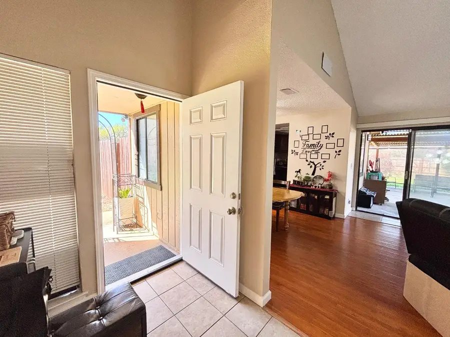 9328 Aizenberg Circle, Elk Grove, CA 95624 - #2