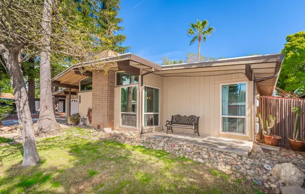 8772 Contemporary Court, Elk Grove, CA 95624