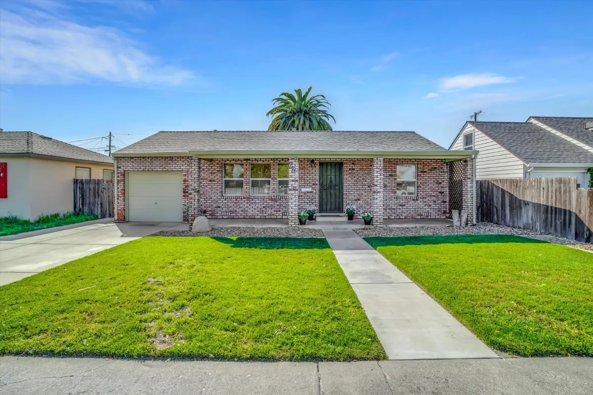 628 E North Street, Manteca, CA 95336 - #1