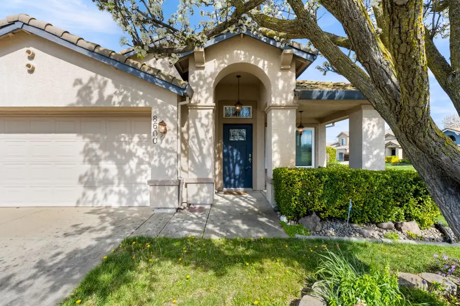 8600 Heritage Hill Drive, Elk Grove, CA 95624 - #2