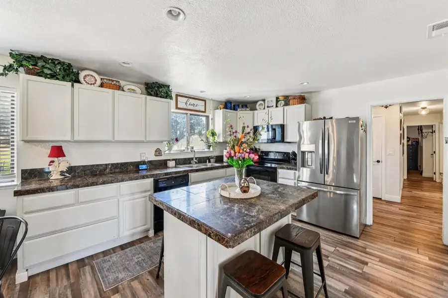 11890 Cresthill Drive, Elk Grove, CA 95624 - #2