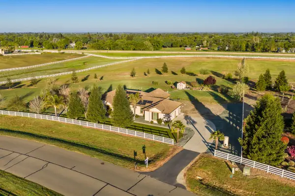 9240 Stablegate Road, Wilton, CA 95693