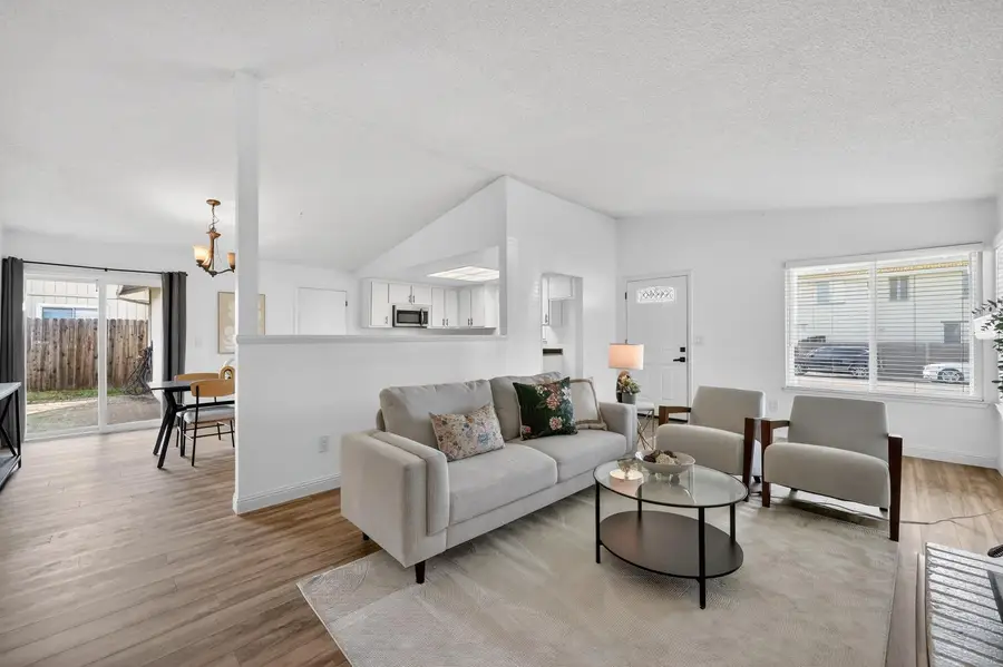 10243 Ellenwood Avenue, Sacramento, CA 95827 - #2