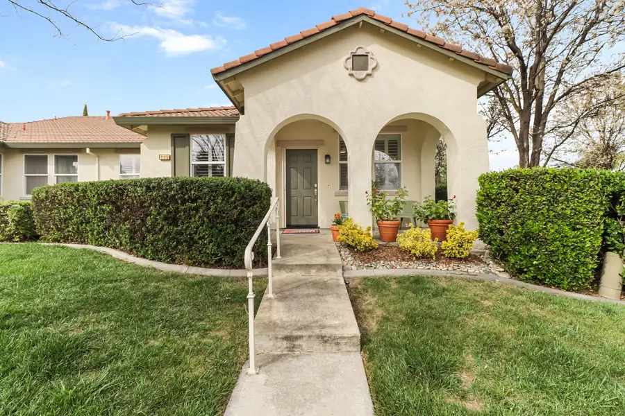 220 N Mill Valley Circle, Sacramento, CA 95835 - #3