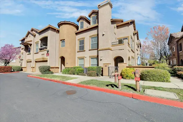 5350 Dunlay Drive #817, Sacramento, CA 95835