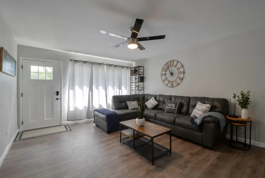 1257 Arizona Avenue, Los Banos, CA 93635 - #3